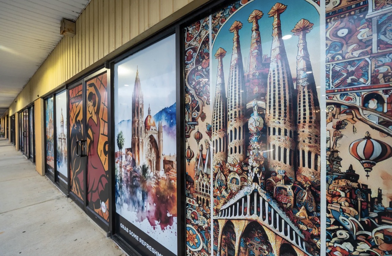 Bar-Celona window art and walkway