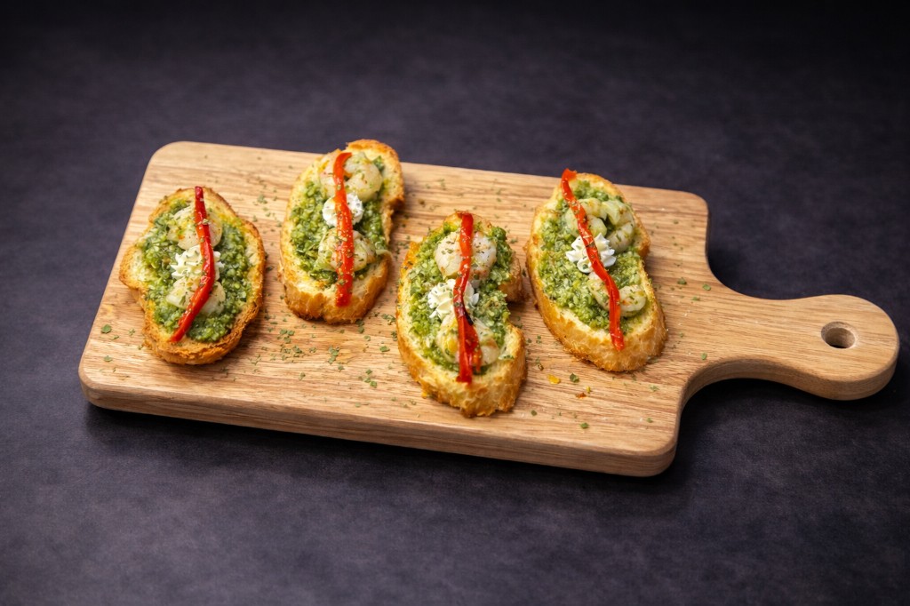 Shrimp and pesto pinchos